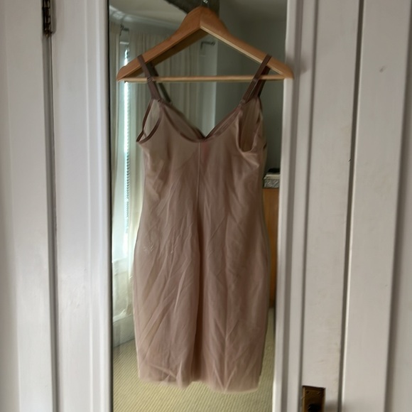 Spanx Haute Contour Nouveau Nude Slip - Picture 8 of 8